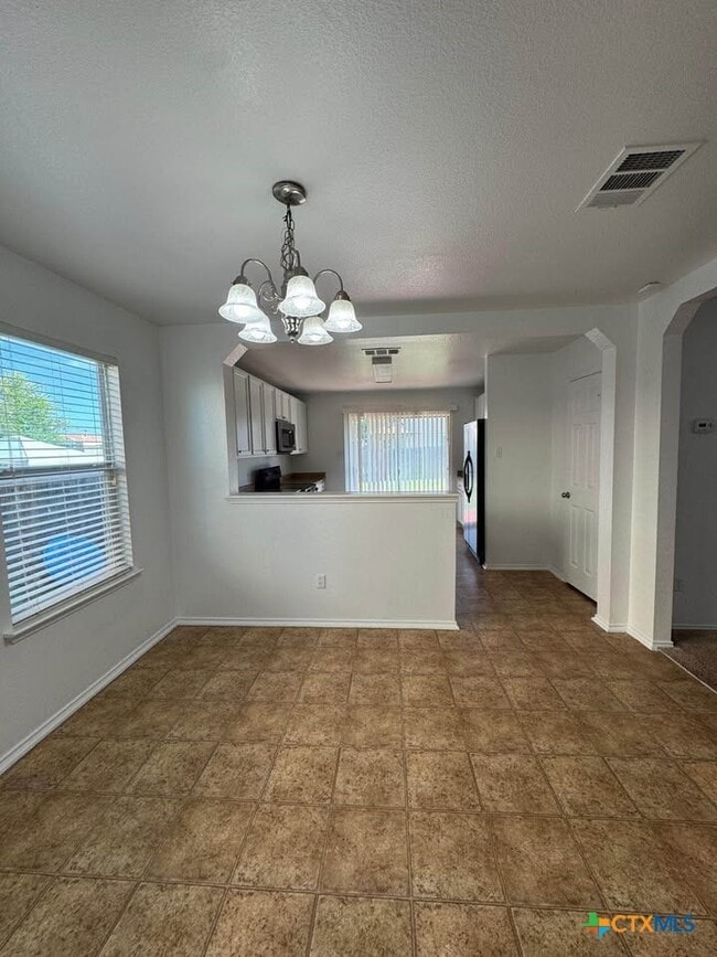 Photo - 102 W Orion Dr