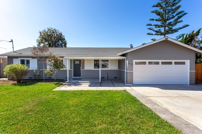 Building Photo - GORGEOUS Remodeled and Upgraded Beautiful ... Rental
