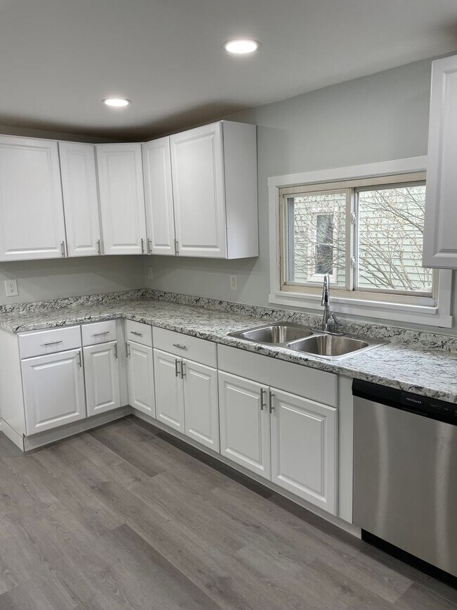 Photo - Spacious Home in a Great Neighborhood Unit 15 Duane