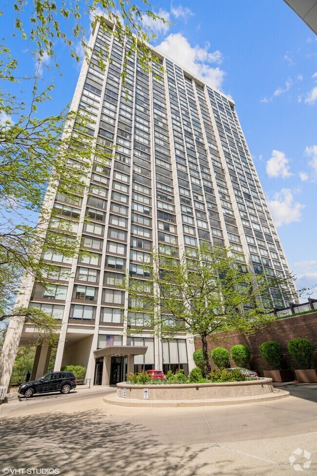 Building Photo - 5455 N Sheridan Rd Unit 901 Rental