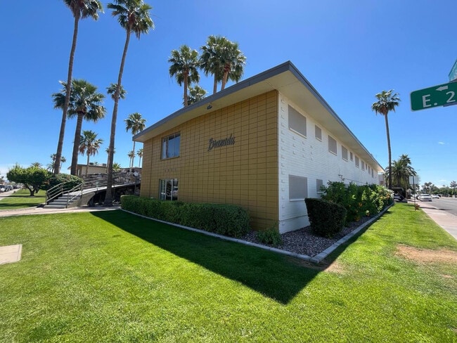 Building Photo - 6805 E 2nd St Unit 11