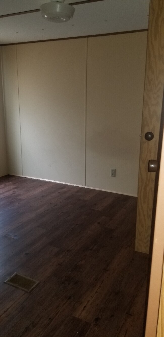 Photo - 2 Bedroom Mobile Home