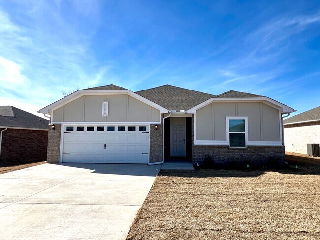 Photo - 3 Bedroom 2 Bathroom 2 Car Garage Home in Oakdale School District