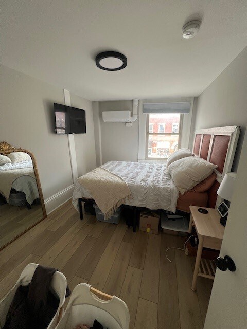 Bedroom 1 - 1 N State St Unidad Apartment D