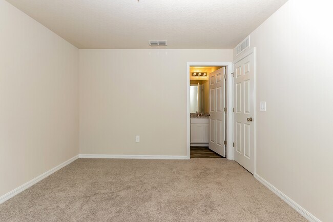 Photo - 1831 SE Airoso Blvd