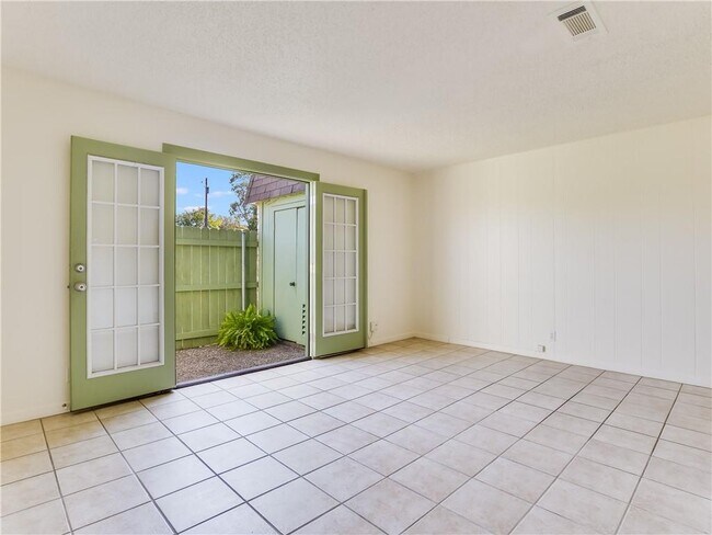 Photo - 2804 Westhill Dr Unit 101