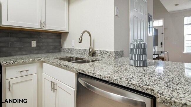 Photo - 2801 Biltmore Park Dr Unidad 02-107