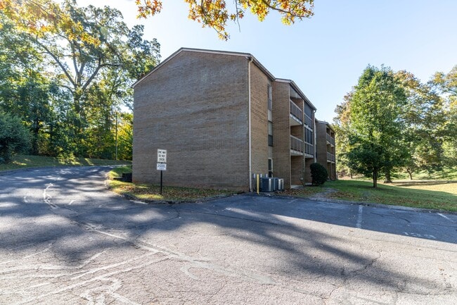 Photo - 407 Canberra Dr