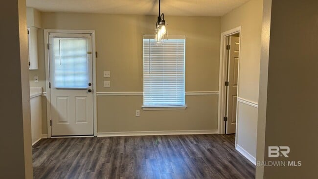 Photo - 18950 Dalewood Cir