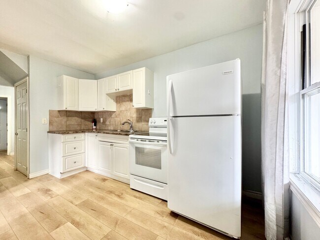 Photo - 18 Barnesdale Ave N Unit 1