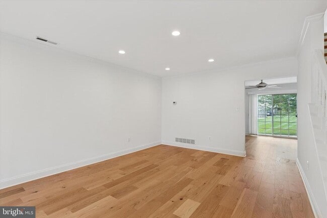 Photo - 235 Copper Beech Dr