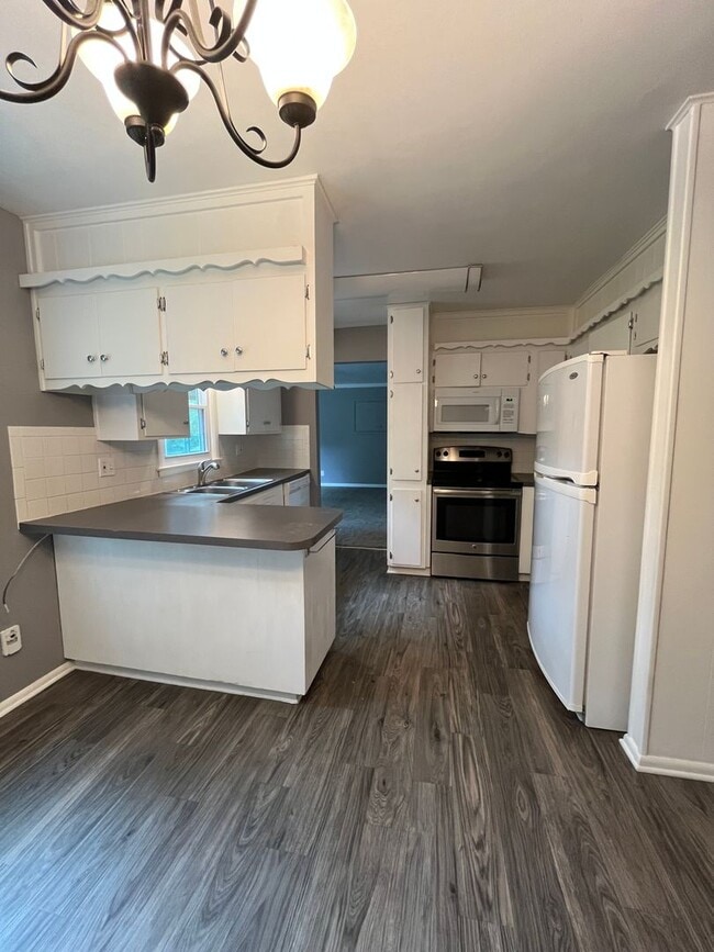 Photo - 1103 E Willow Dr