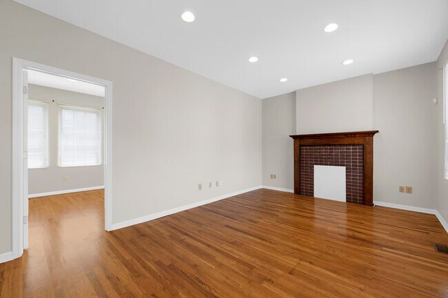 Photo - 242 E 12th Ave