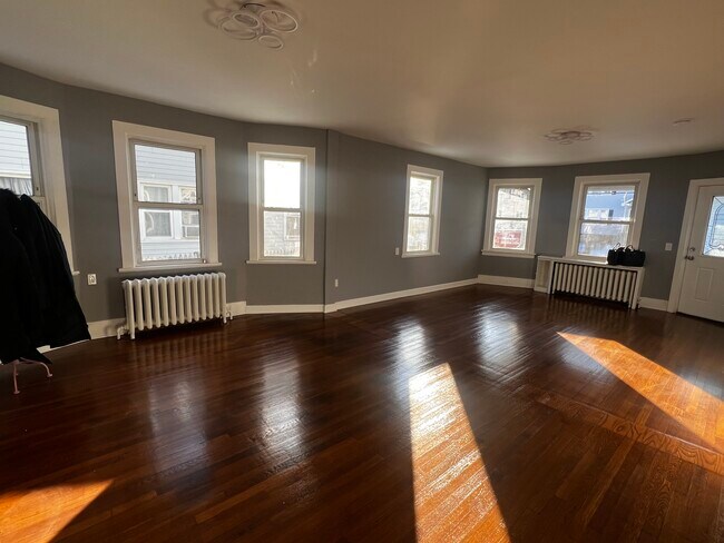 Living room - 111 Lafayette St Unit 1