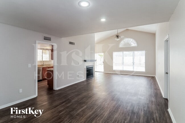 Photo - 19229 N 6th St