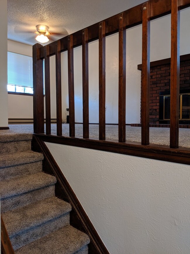 Building Photo - 11-13 Newby Pl Unit 13