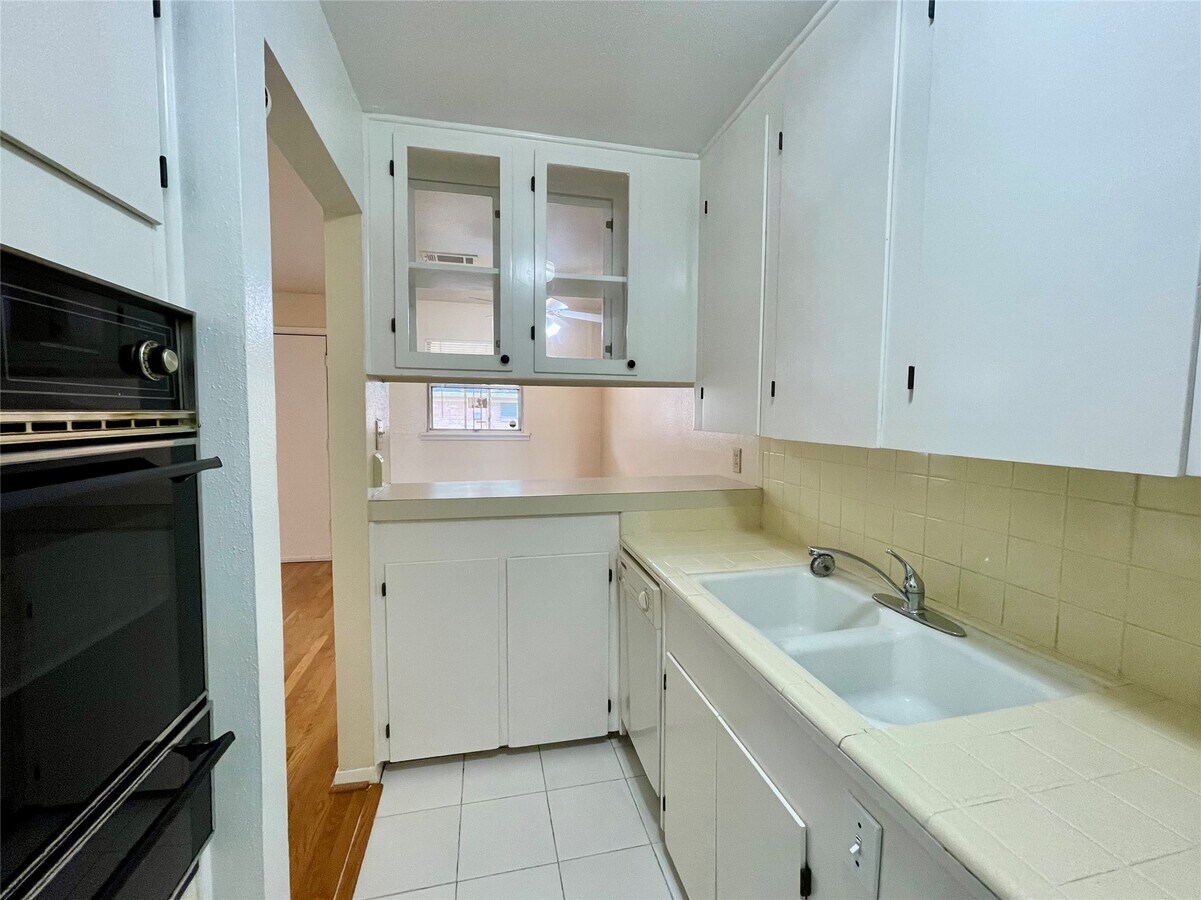 Photo - 3420 Mt Vernon St Unit 9