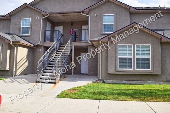 Building Photo - 1041 W Pine Ave