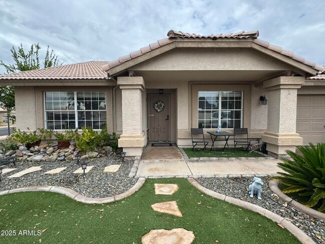 Building Photo - 820 N Owl Dr