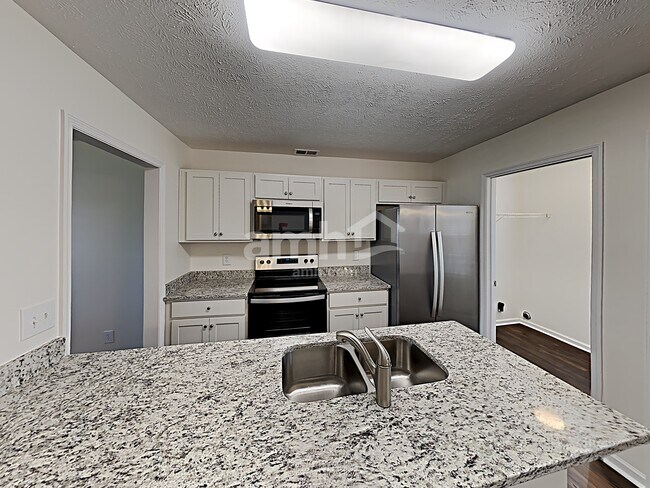 Photo - 5063 Tabitha St