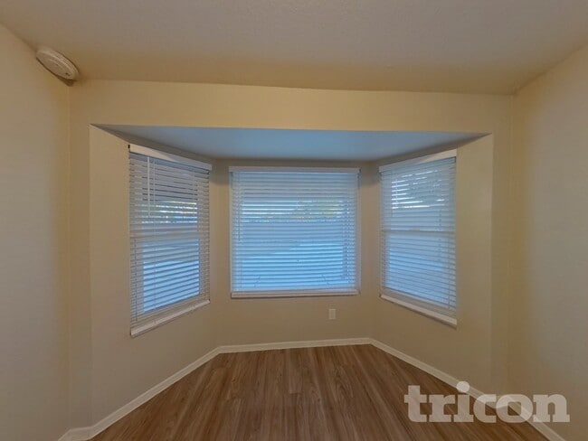 Photo - 413 E Merrill Ave