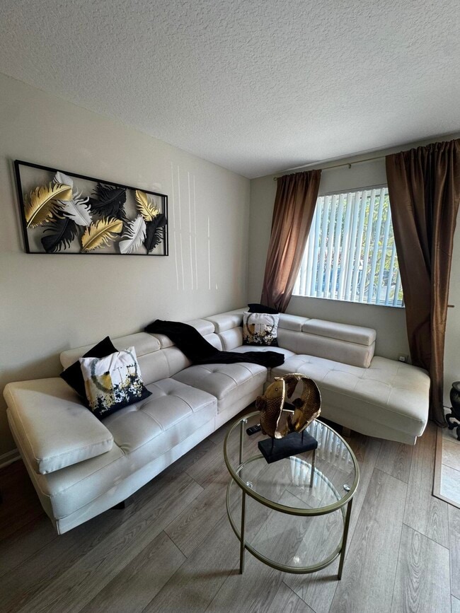 Photo - 3810 N Jog Rd Unidad 105