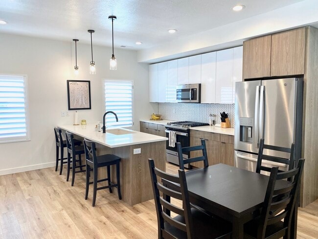 Photo - 620 N Orchard Dr