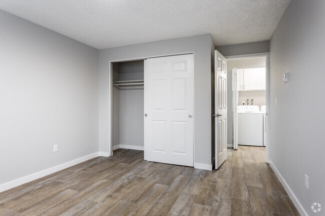 1BR, 1BA - 750SF