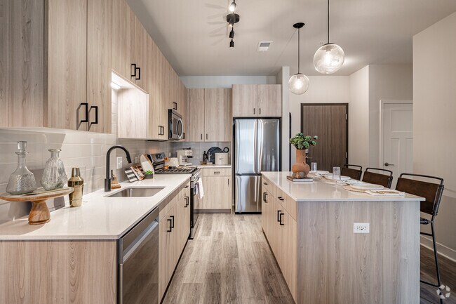 1BR, 1BA - 770SF - Kitchen