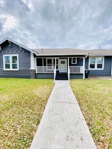 Building Photo - 4729 Walker St