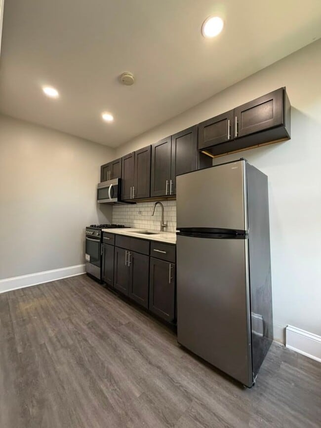 Photo - Grove St Apartments