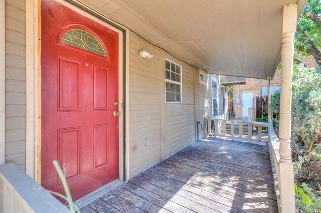 Photo - 2-Bedroom Home Ideal For Roommates!!