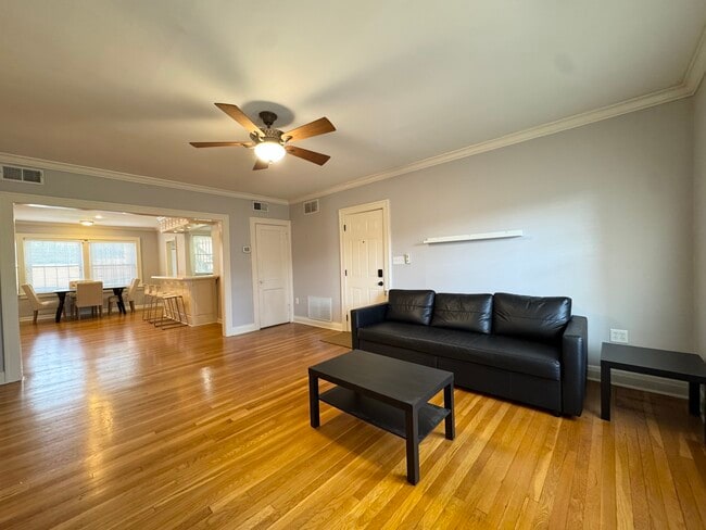 Building Photo - 4436 Mill Creek Pky Unit 3S