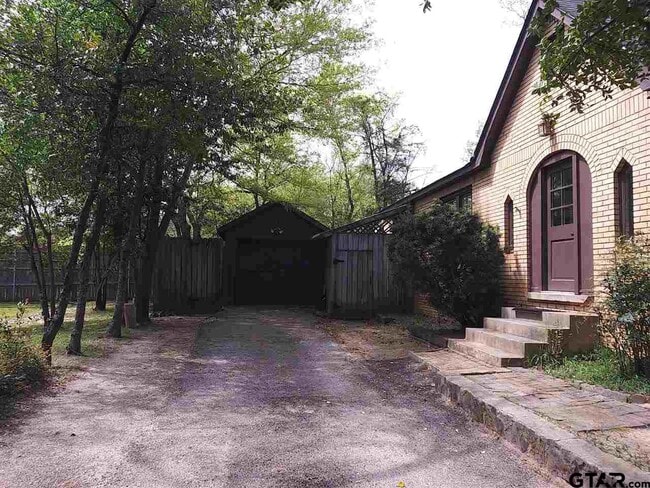 Photo - 539 Williams Ct