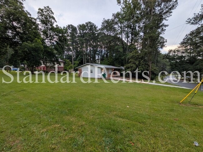 2916 Battle Forrest Dr