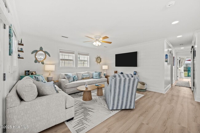 Photo - 2660 Island Dr
