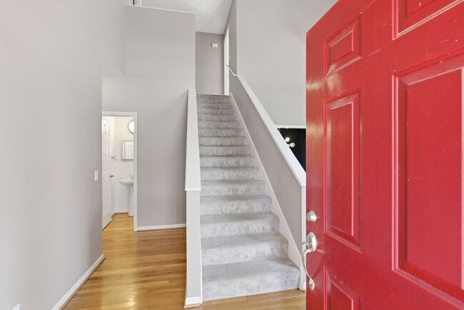 Photo - Nestled on a quiet cul-de-sac, this charming 3BR/2.5BA home offers an ideal Bellevue!