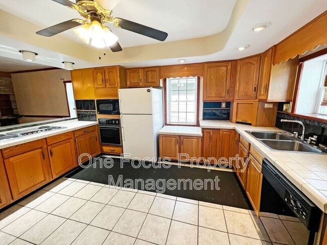 Photo - 2734 Dove St
