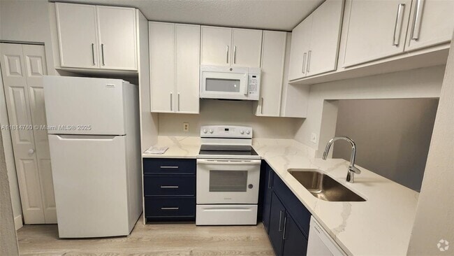 Building Photo - 1226 S Military Trail Unit 2224 Rental