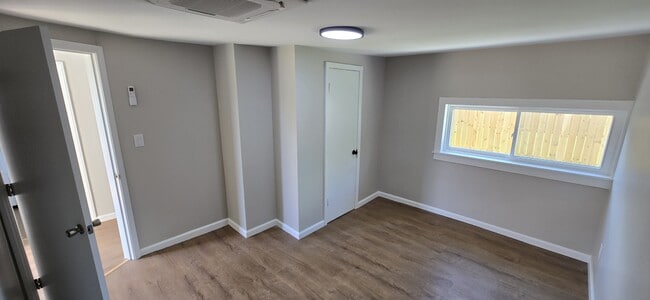 Photo - 7114 South Dr NW