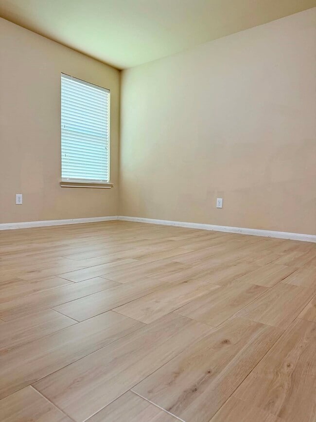 Photo - 9315 Claystone Ln