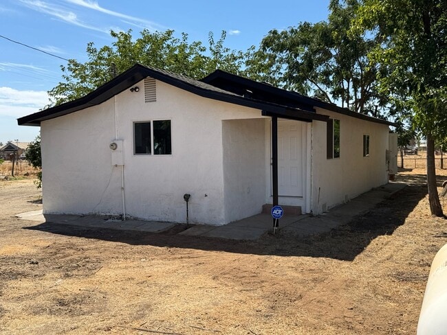 Building Photo - NOW AVAILABLE!! 2 Bedroom; 2 Bath Newly R... Rental