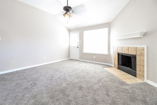 Photo - 1401 Carrigan Ln