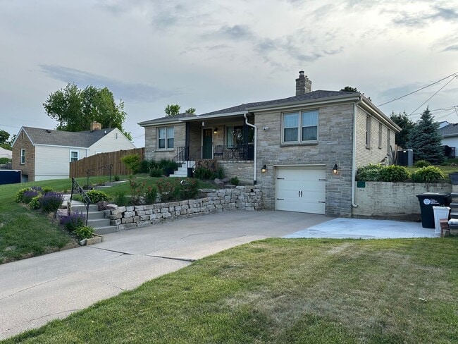 Beautiful house...RESERVE NOW FOR AUGUST 1... - Beautiful house...RESERVE NOW FOR AUGUST 1...