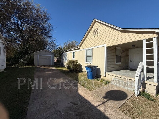 Photo - 2432 N Quincy Ave