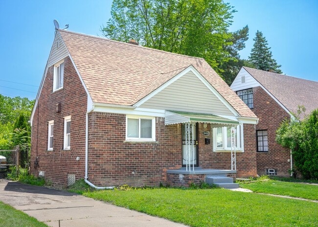 Photo - 18488 Shields St