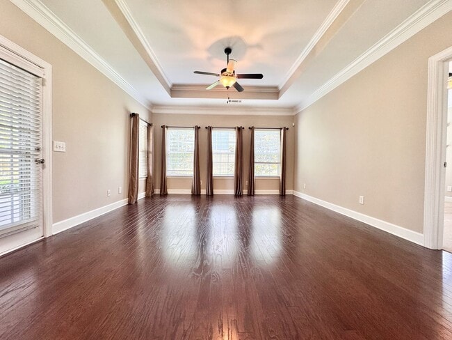Photo - 3 Bedroom, 3 Bathroom Home w/ 2 Car Garage and Fence Backyard