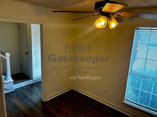 Photo - 101 Sandlewood Dr