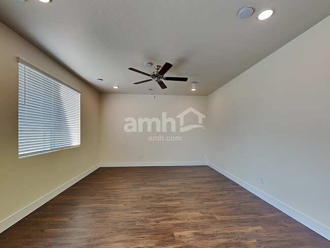 Photo - 1017 Moorside Ave
