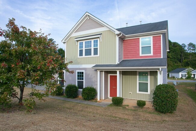 Building Photo - 2 Story Home Minutes from Downtown Raleigh!